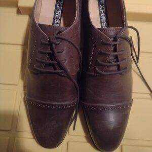 Mens Express brown leather dress shoes size 8.5m in good condition